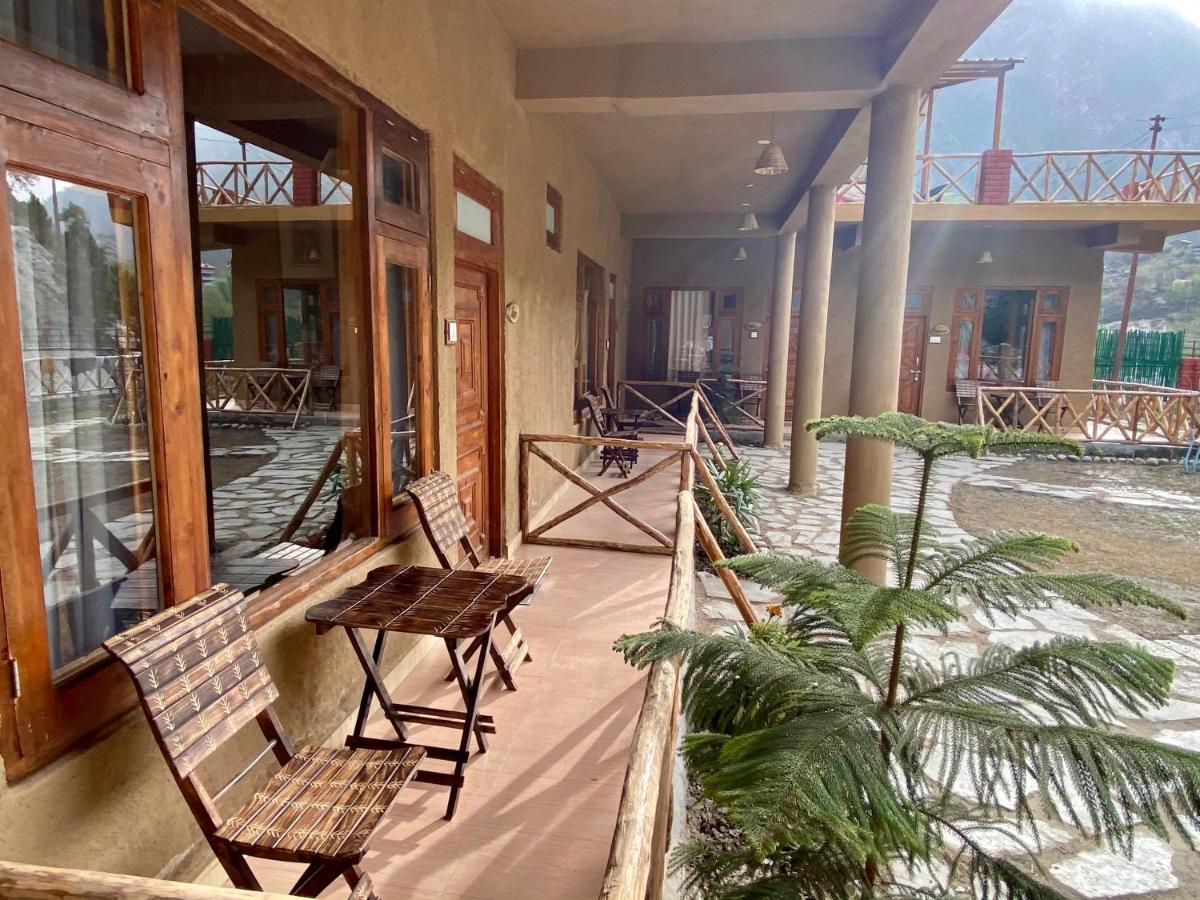 Shivadya Tirthan - Tirthan Valley Banjar Luaran gambar