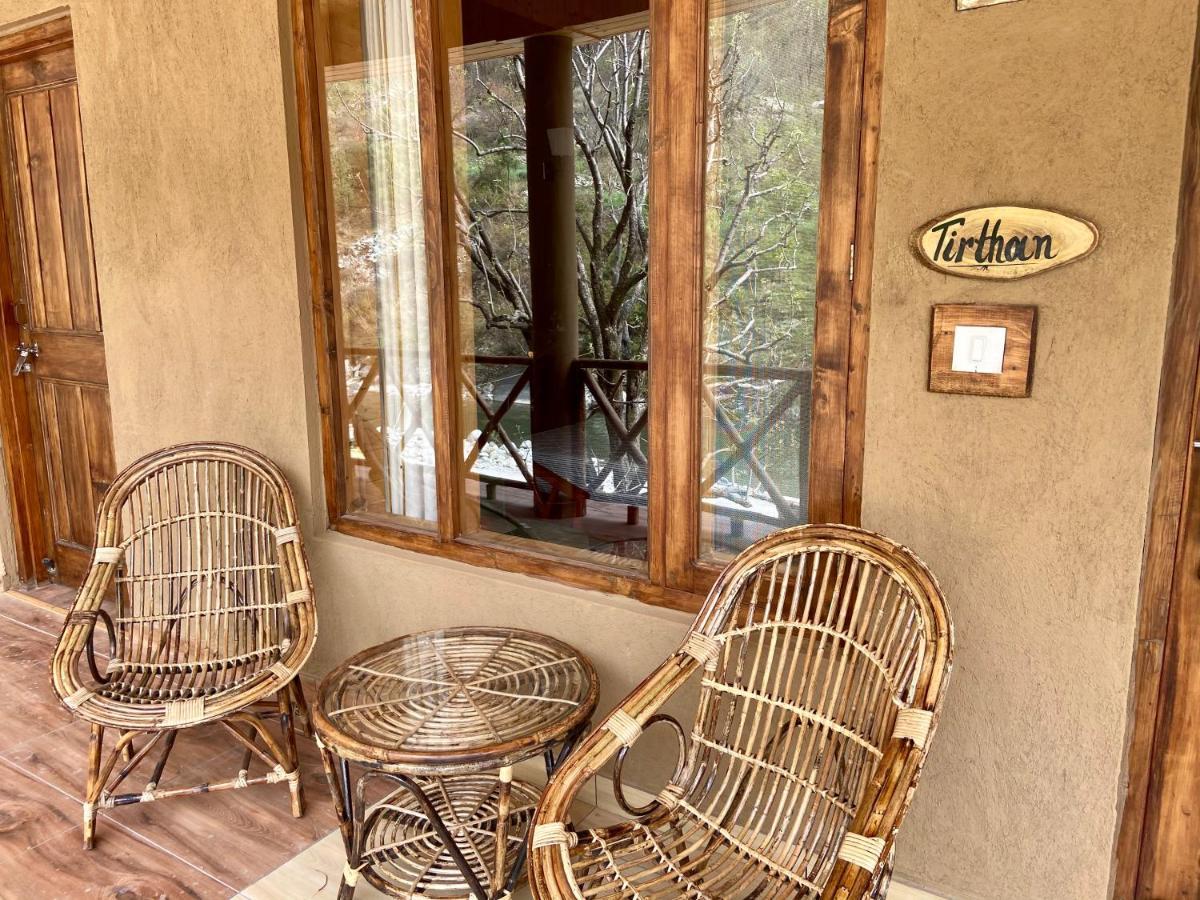 Shivadya Tirthan - Tirthan Valley Banjar Luaran gambar