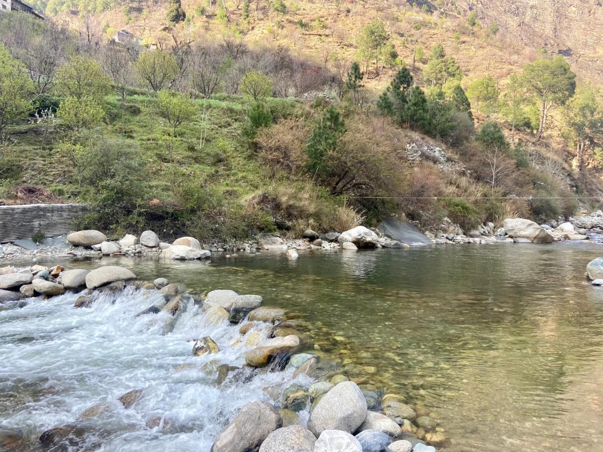 Shivadya Tirthan - Tirthan Valley Banjar Luaran gambar