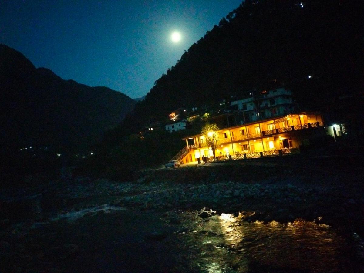 Shivadya Tirthan - Tirthan Valley Banjar Luaran gambar