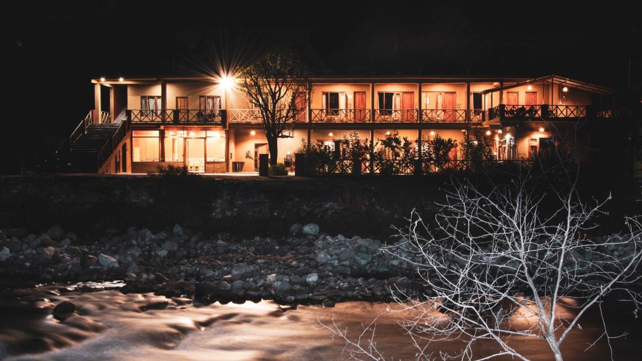 Shivadya Tirthan - Tirthan Valley Banjar Luaran gambar