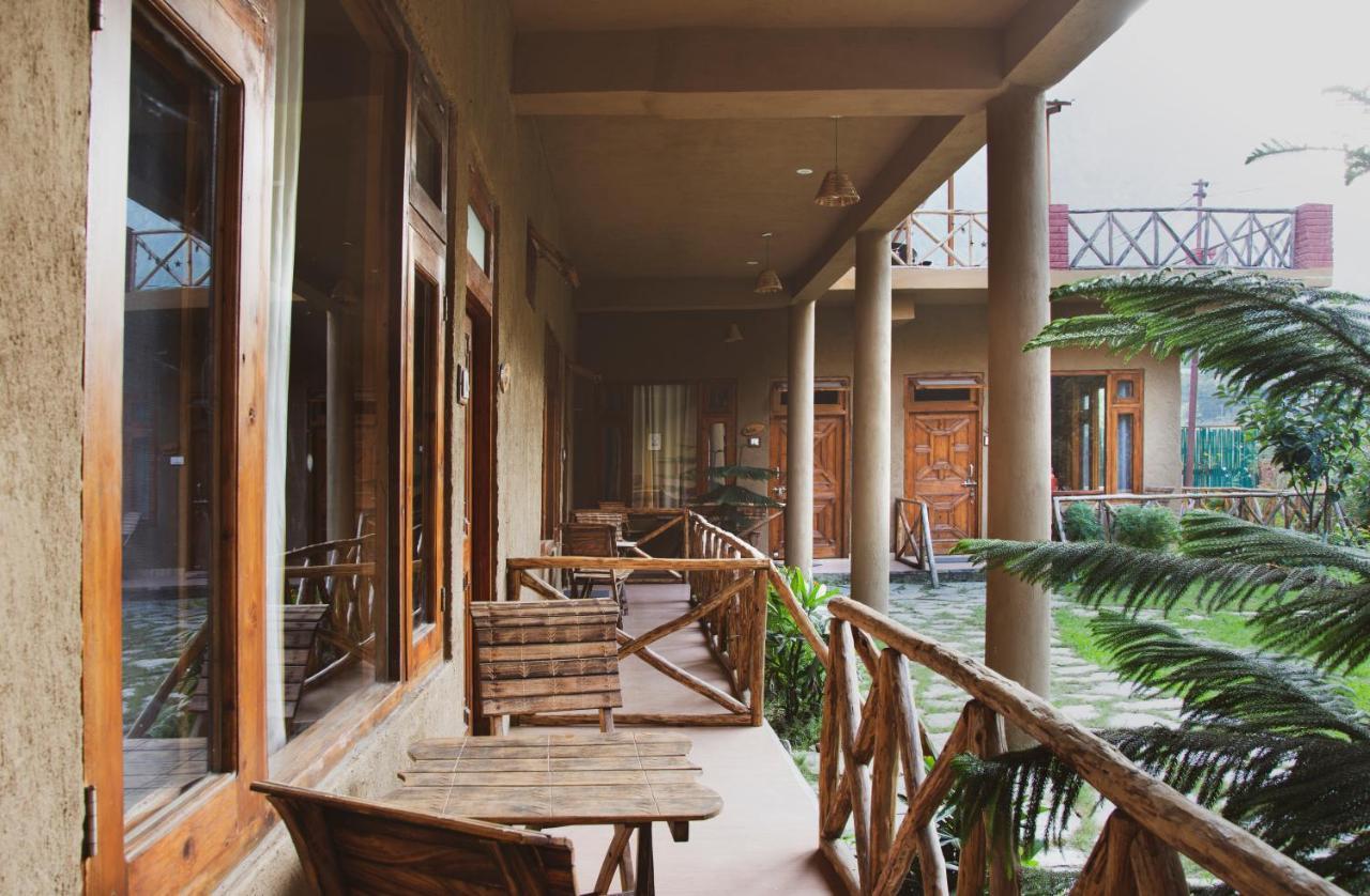 Shivadya Tirthan - Tirthan Valley Banjar Luaran gambar